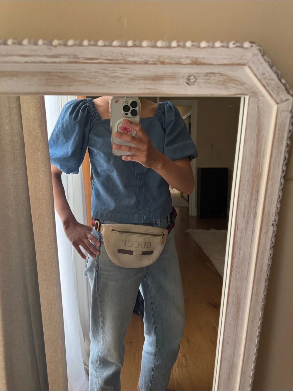 Authentic Gucci White Leather Crossbody Belt Bag